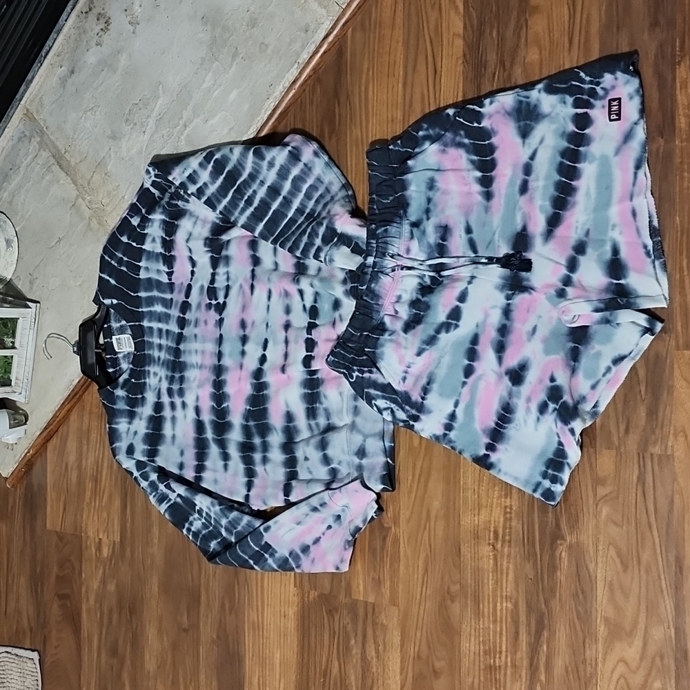 PINK Victoria's Secret Matching Crewneck and Shorts
